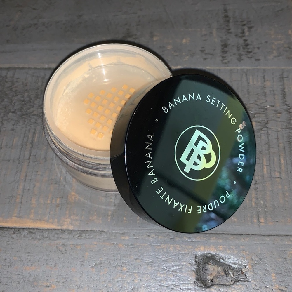 Banana Setting Powder - Light Yellow Banana Spray & Powder